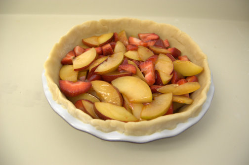 Red Plum Strawberry Pie 